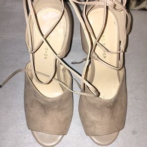 Tan open toes lace up leg heels!